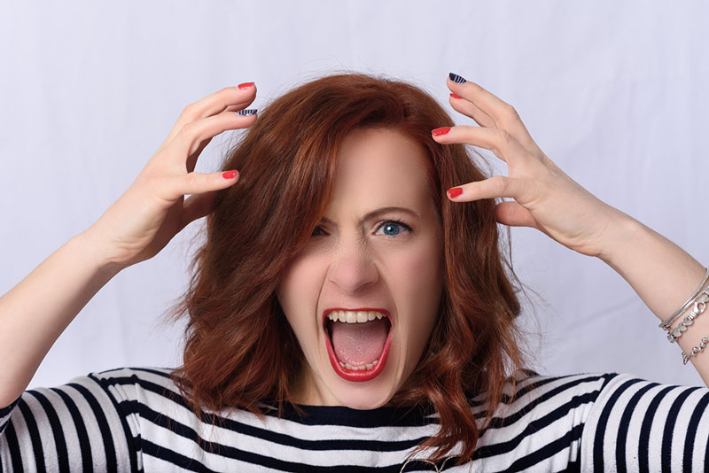 γυναίκα θυμάται πέντε πράγματα που μπορεί να κάνει όταν θυμώνει