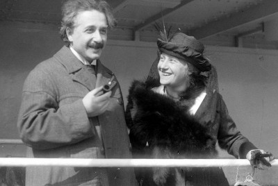O Αϊνστάιν με τη σύζυγό του Έλσα
