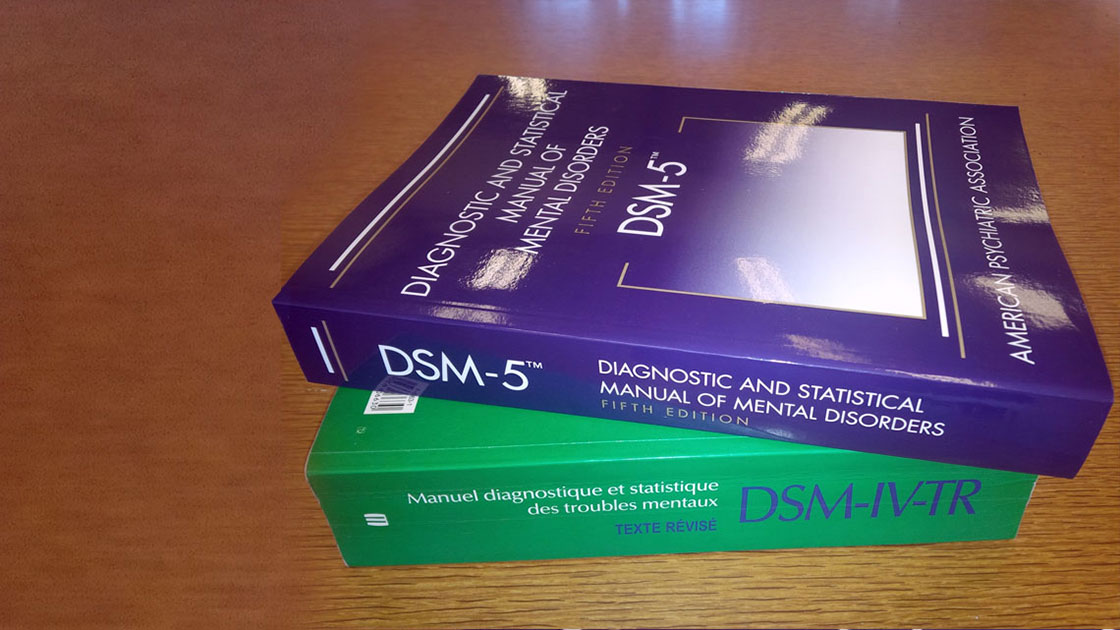τα διαγνωστικά εγχειρίδια DSM5 και DSM IV TR