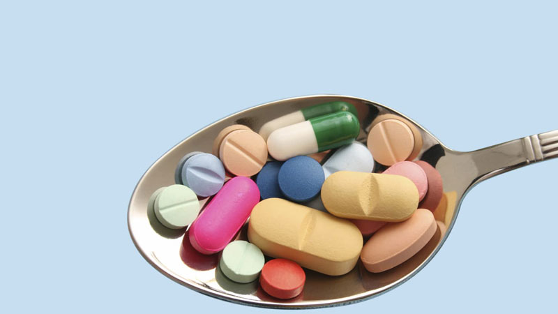 φωτογραφία που απεικονίζει ένα κουτάλι γεμάτο με φάρμακα
