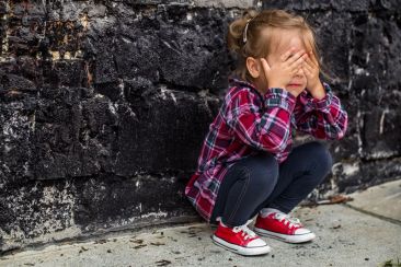 Οι αναμνήσεις παιδικής κακοποίησης και παραμέλησης έχουν μεγαλύτερο αντίκτυπο στην ψυχική υγεία από την ίδια την εμπειρία