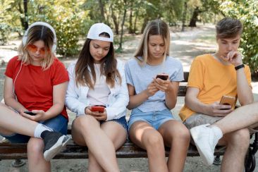 Η μείωση της χρήσης των μέσων κοινωνικής δικτύωσης βελτιώνει σημαντικά την εικόνα του σώματος σε εφήβους και νεαρούς ενήλικες