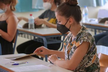 Πανελλήνιες 2023: Γιατί οι νέοι προτιμούν τις σπουδές στην ψυχολογία; Η επαγγελματική αποκατάσταση και το νέο τμήμα στη Θράκη